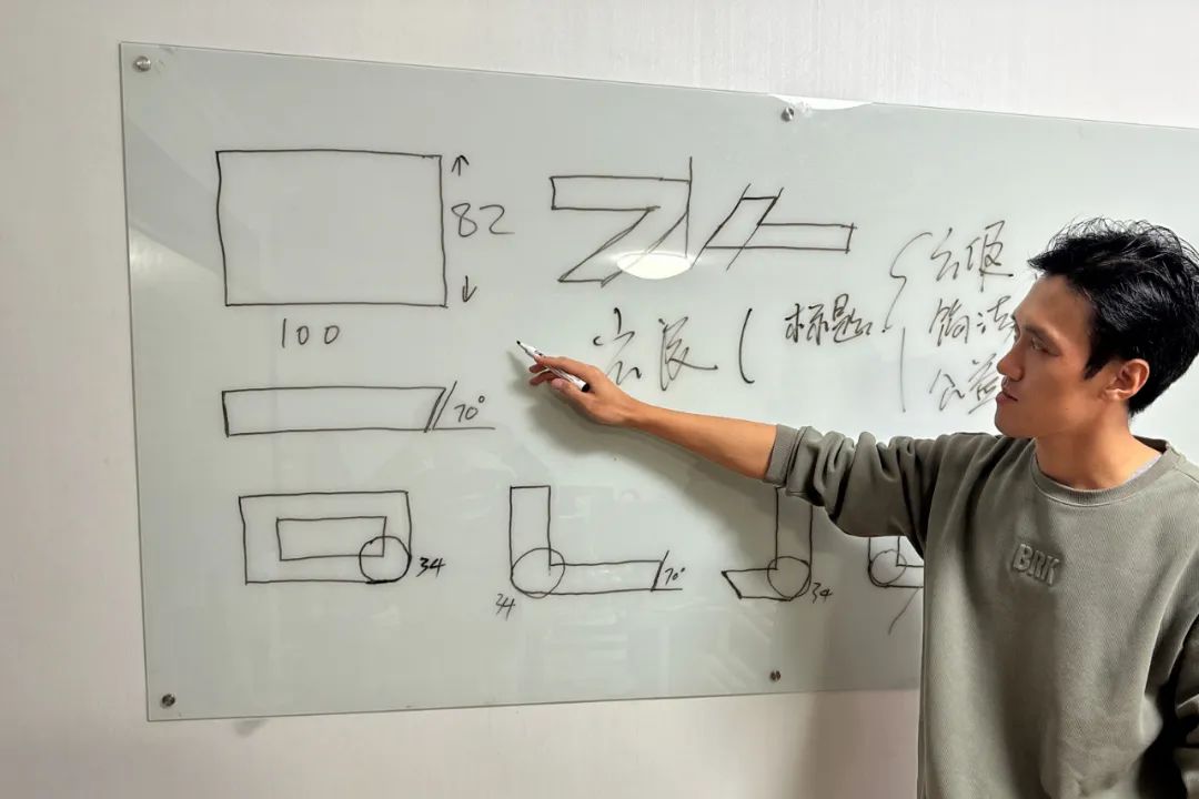 光良酒业花了26万设计了一套字库，免费可商用