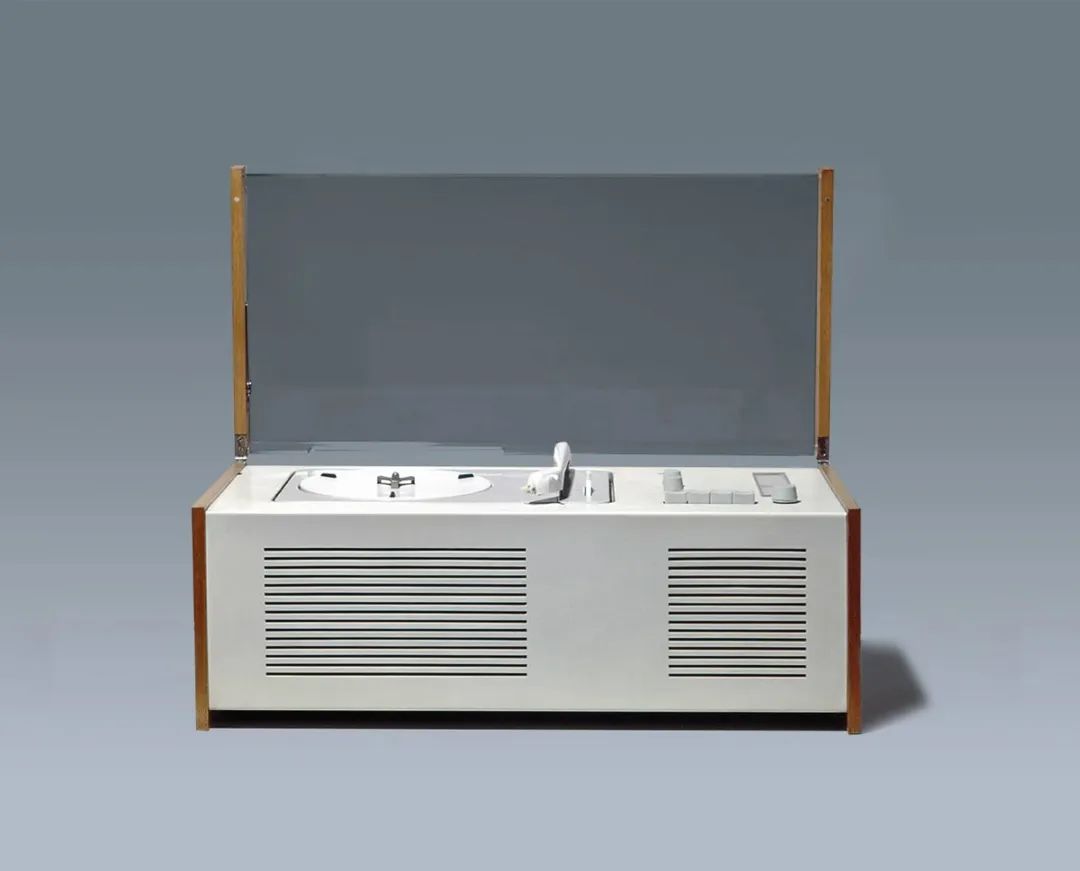 博朗字体焕新,全世界最受欢迎的 Helvetica 字体被更替!